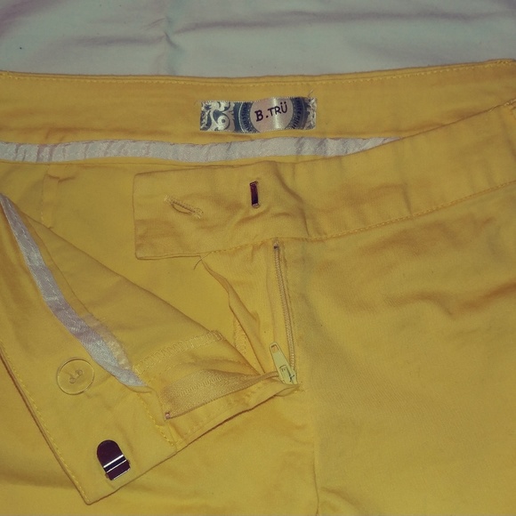 Yellow... Bermuda Shorts - Picture 3 of 3